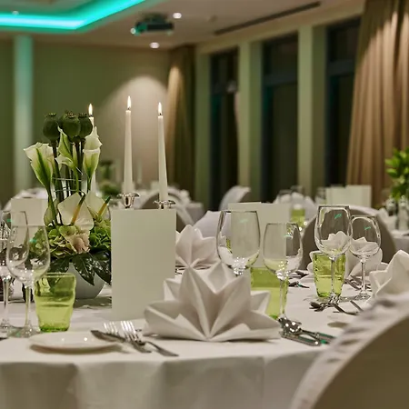 Hotel H4 Hannover Messe 4*