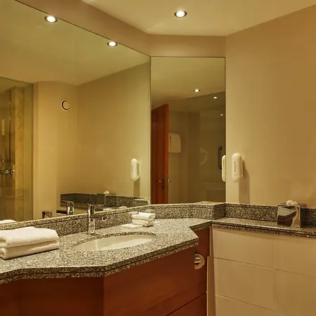 H4 Hannover Messe, Trademark Collection By Wyndham Hotel 4*