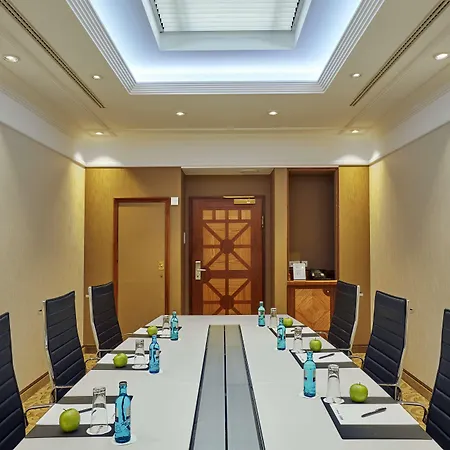 H4 Hannover Messe, Trademark Collection By Wyndham Hotel Laatzen