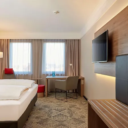 Отель H4 Hannover Messe, Trademark Collection By Wyndham 4*
