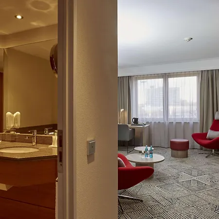 Отель H4 Hannover Messe, Trademark Collection By Wyndham 4*