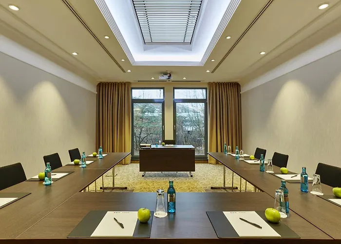 Hotel H4 Hannover Messe, Trademark Collection By Wyndham 4*