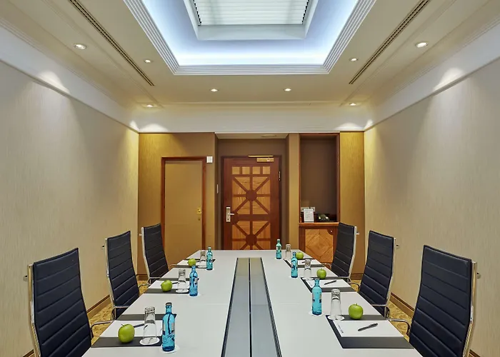 H4 Hannover Messe, Trademark Collection By Wyndham Hotel Laatzen