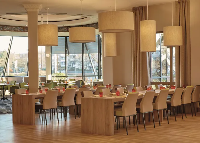 H4 Hannover Messe, Trademark Collection By Wyndham Hotel 4*