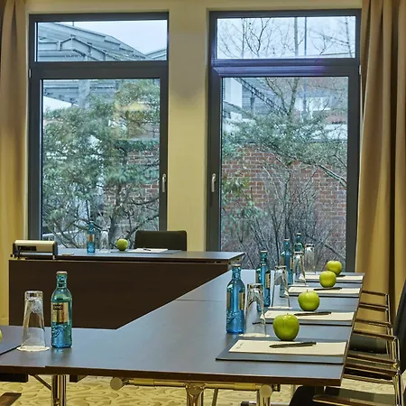 汉诺威会展中心h4酒店 4* 拉岑